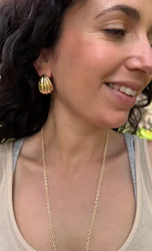 The Tunik Bold Organic Shell Earrings - GOLD