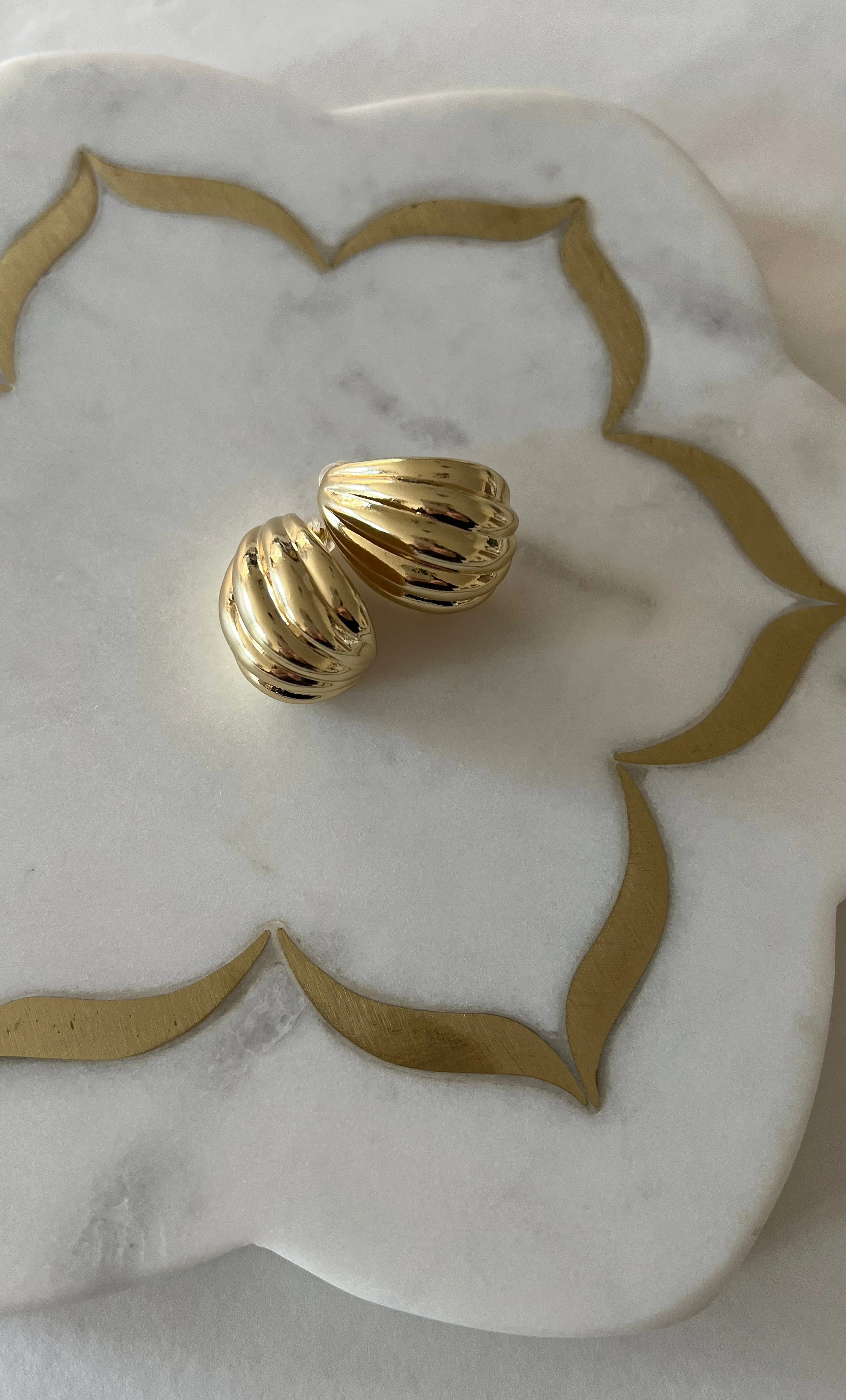 The Tunik Bold Organic Shell Earrings - GOLD