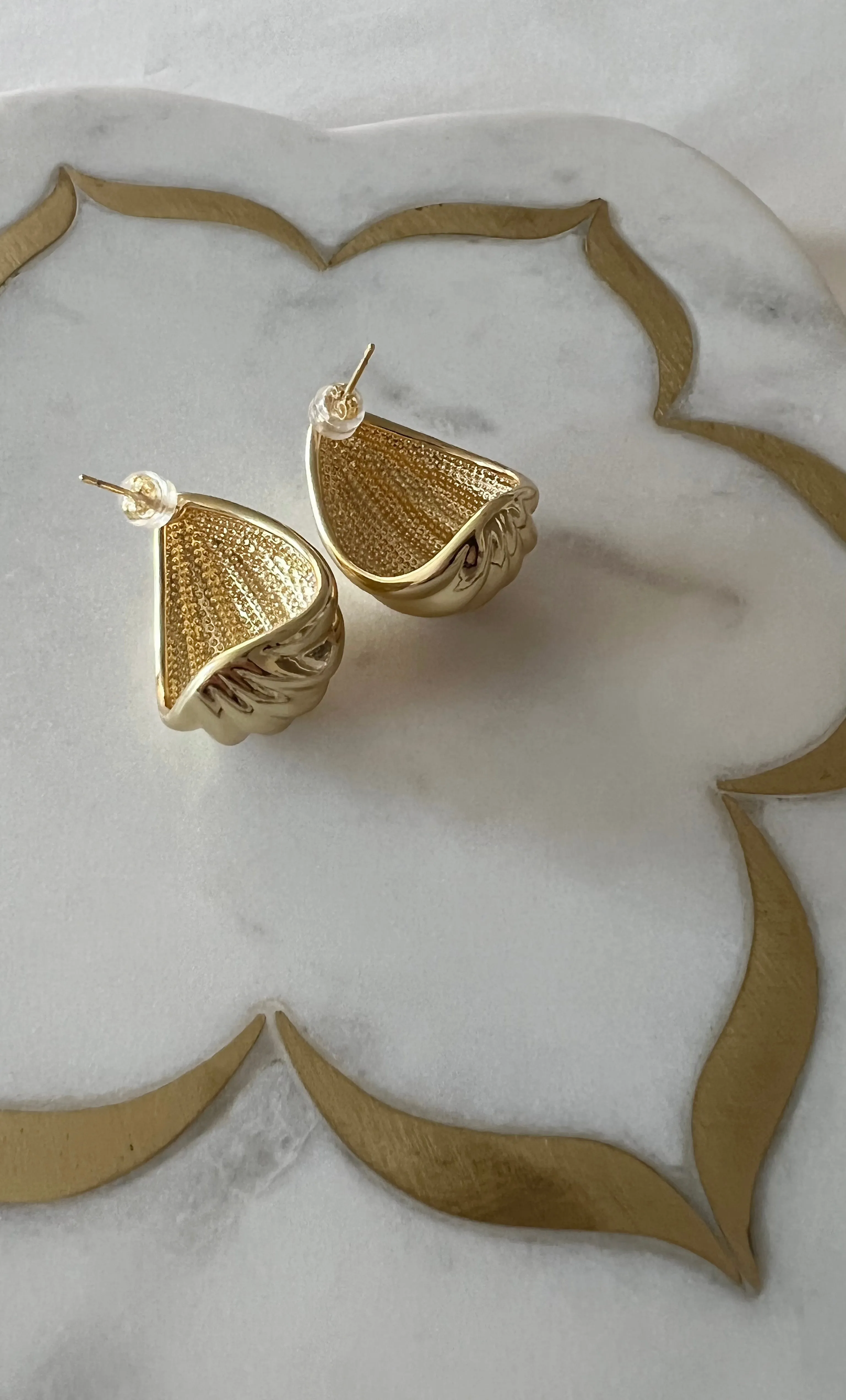 The Tunik Bold Organic Shell Earrings - GOLD