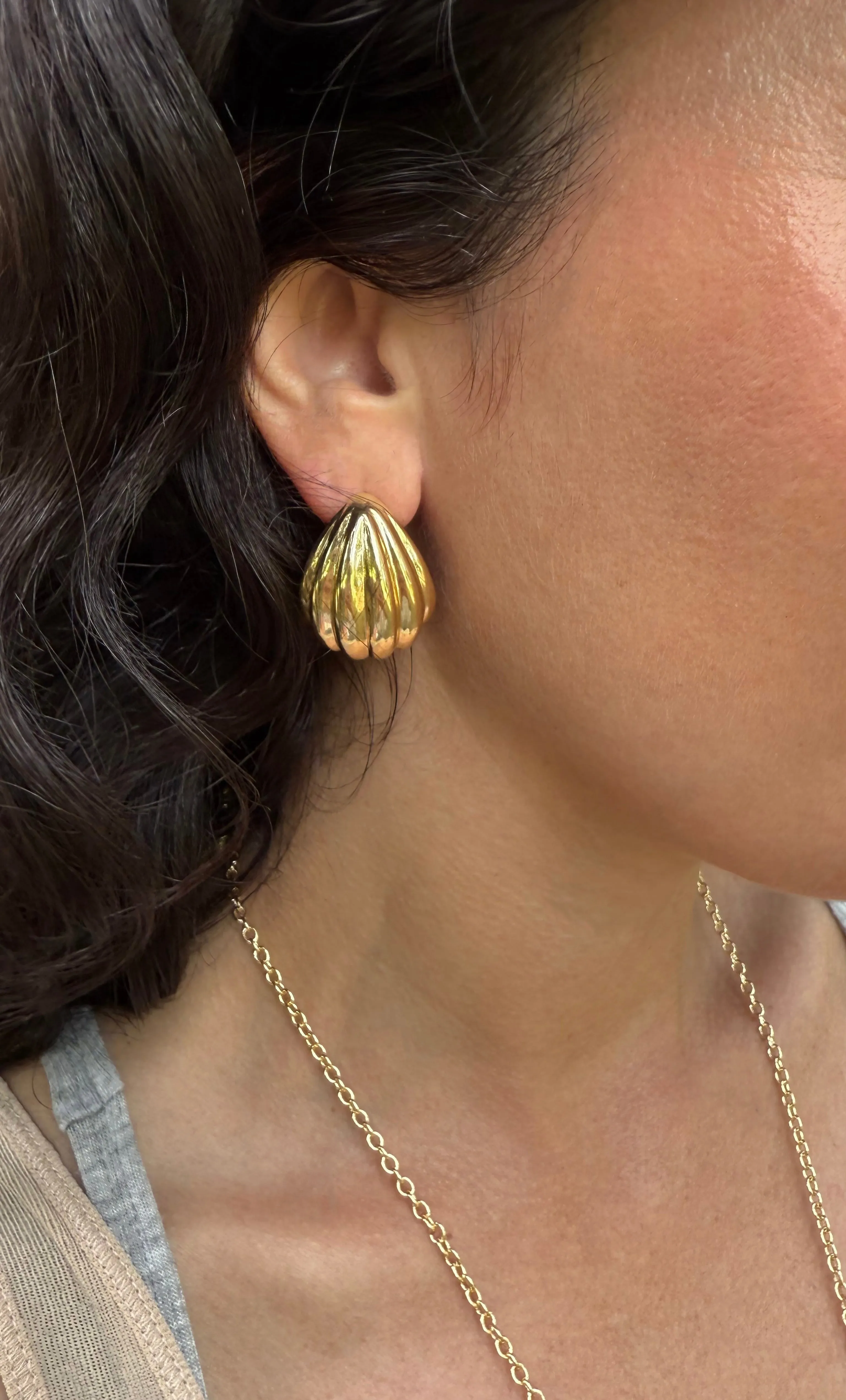 The Tunik Bold Organic Shell Earrings - GOLD