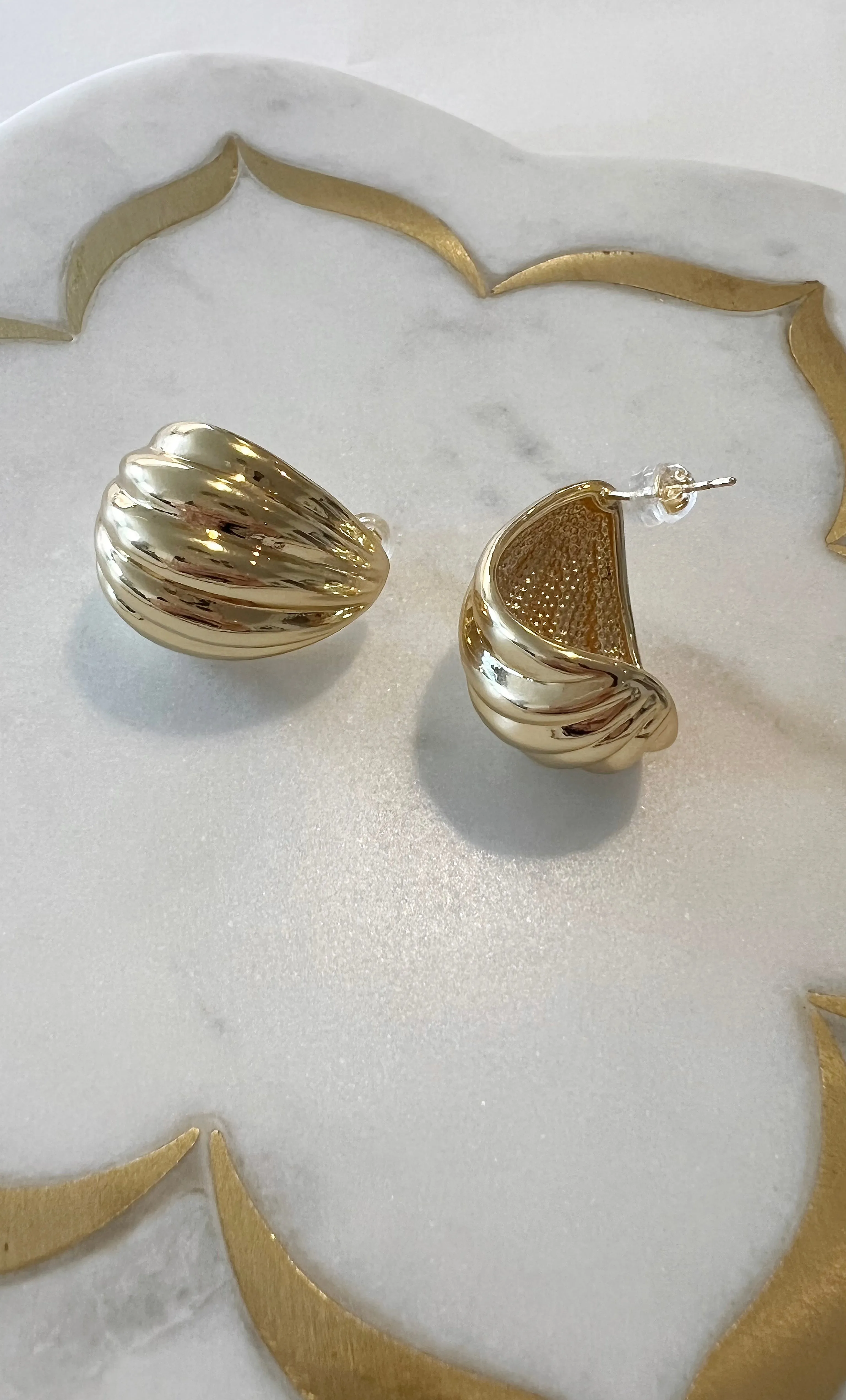 The Tunik Bold Organic Shell Earrings - GOLD