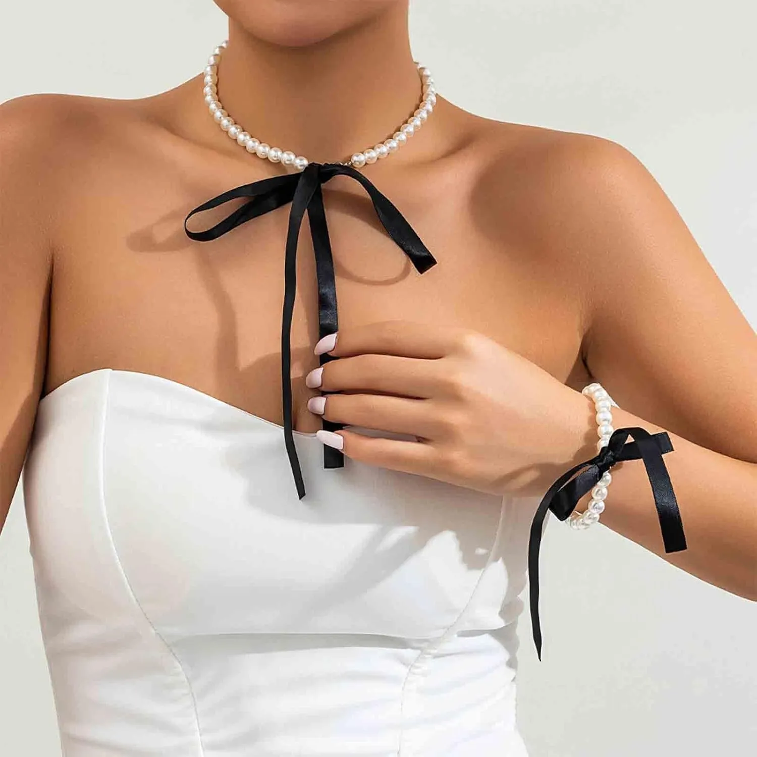 Vintage Pearl Ribbon Choker Necklace Black Ribbon Bow Necklace Round Pearl Long Bow Tie Up Necklaces Pearl Strand Collar Necklaces Jewelry for Women